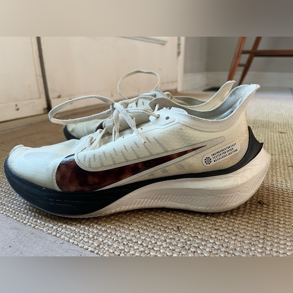 Nike Zoom Gravity - Picture 1 of 3